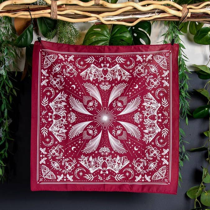 Maanlicht Vleermuis Bandana | Kastanjebruin voor wholesale door Variegate Design