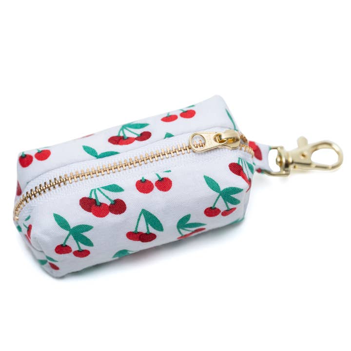 Porte-sac à déjections canines - Cherry Crush pour la vente par The Paws
