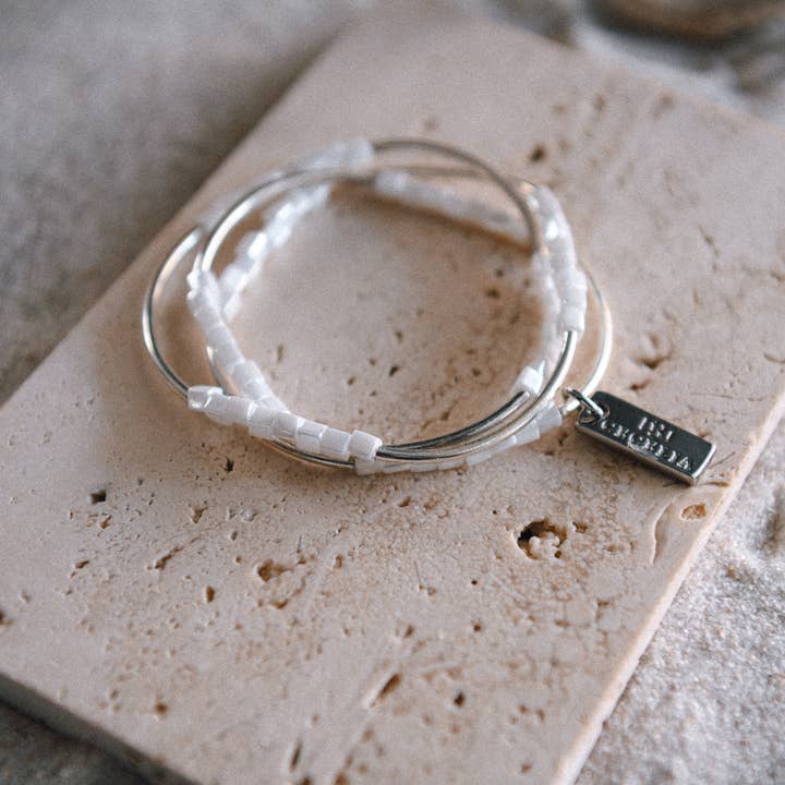 Cecelia Designs Jewelry - Vente Bracelet de perles - Bracelet triple tour perlé en or ou argent1