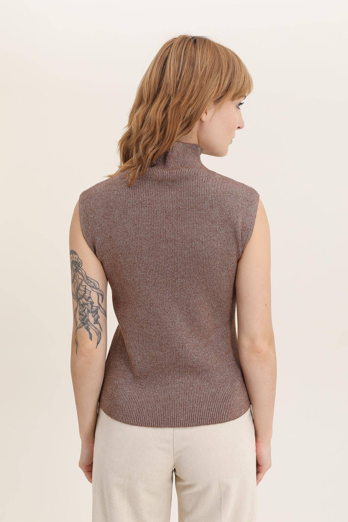 LULUMARY – wholesale Stickad topp - Dam – Lurexstickad top H684 med hög krage, 6-pack20