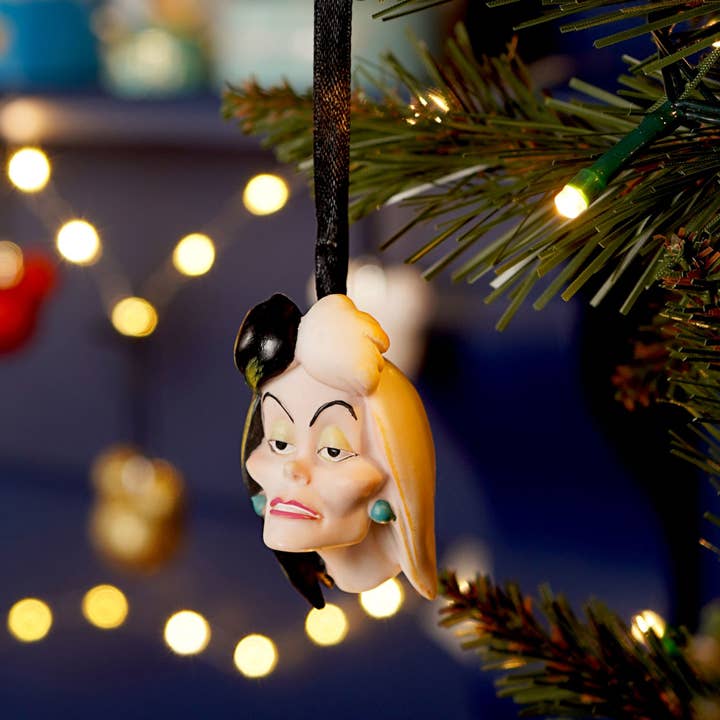 Disney Resin Decoration - Cruella for wholesale by WIDDOP and Co.