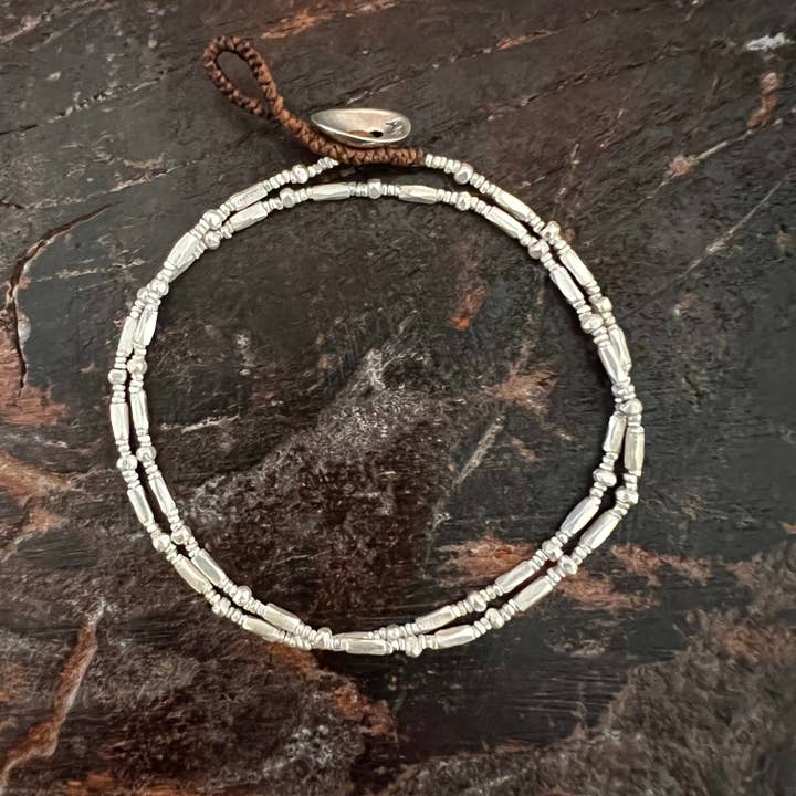 BB4 - Pulseira de duas voltas com pequenos nuggets por atacado de Anantara