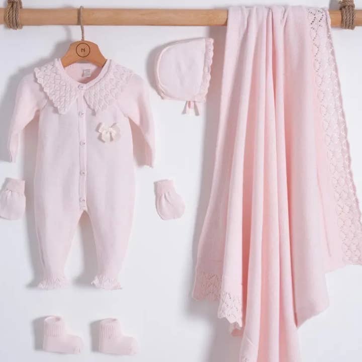 Nipperland – wholesale Clothing set – Baby – Knit Newborn Girl Coming Home Outfit: Organic Cotton Layette2