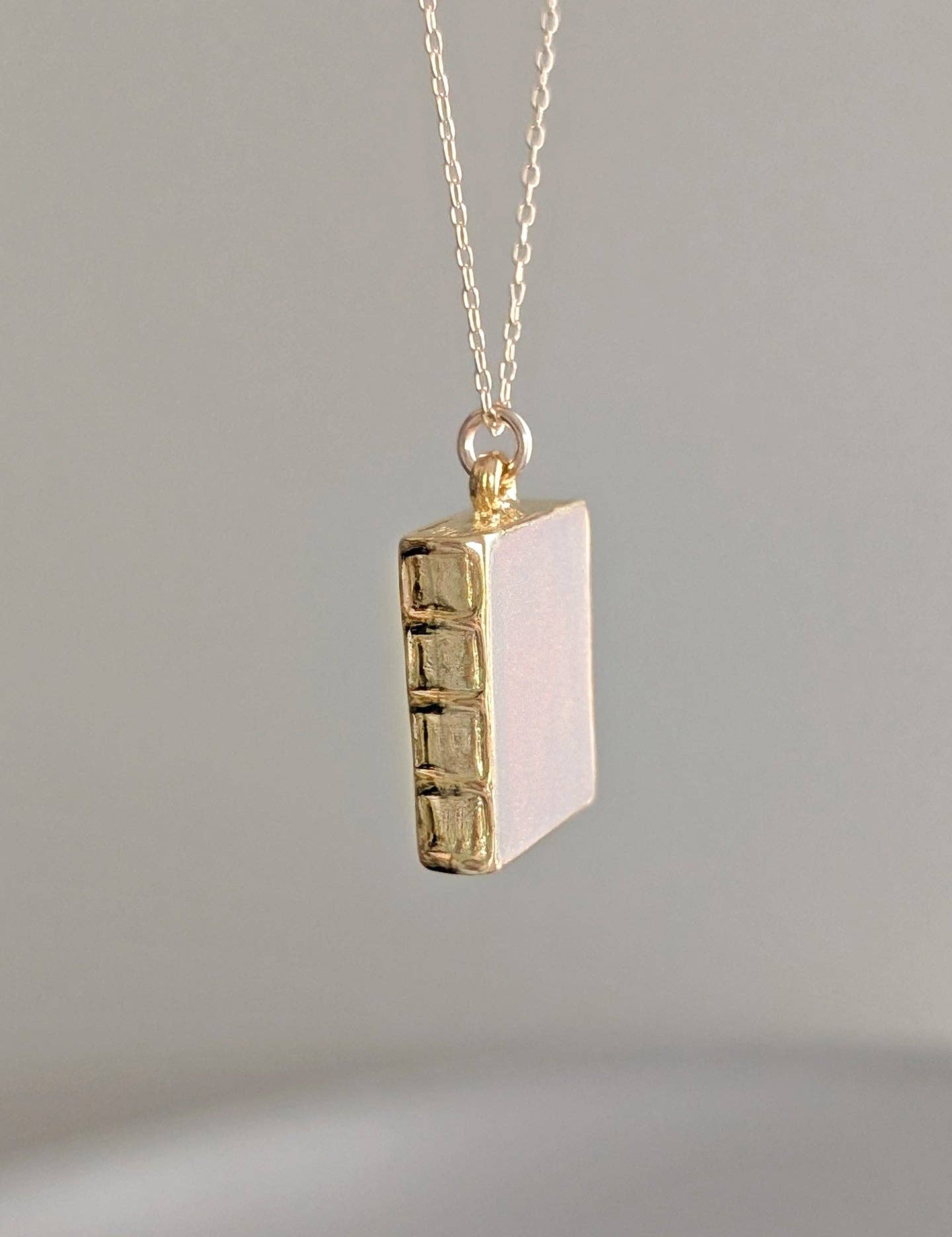 Nuance Jewelry - Wholesale Pendant/Charm Necklace - "Glow of the Everflame" Necklace1