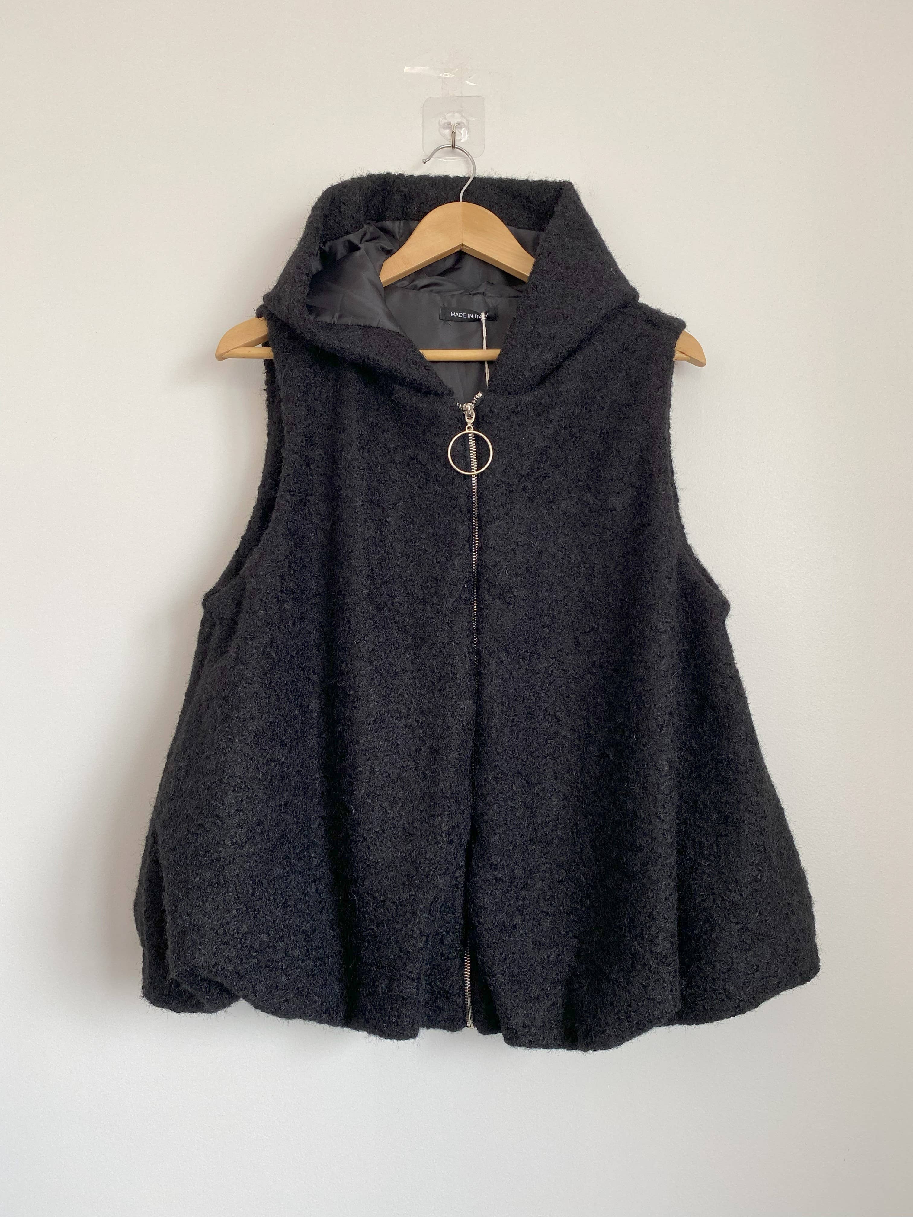 ORNELLA PARIS - Wholesale Jacket - Women's - sleeveless hooded zip-up jacket BLL-V609097