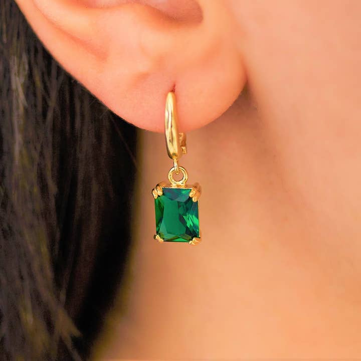 EMERALD Örhängen för wholesale av JoyPersonalized