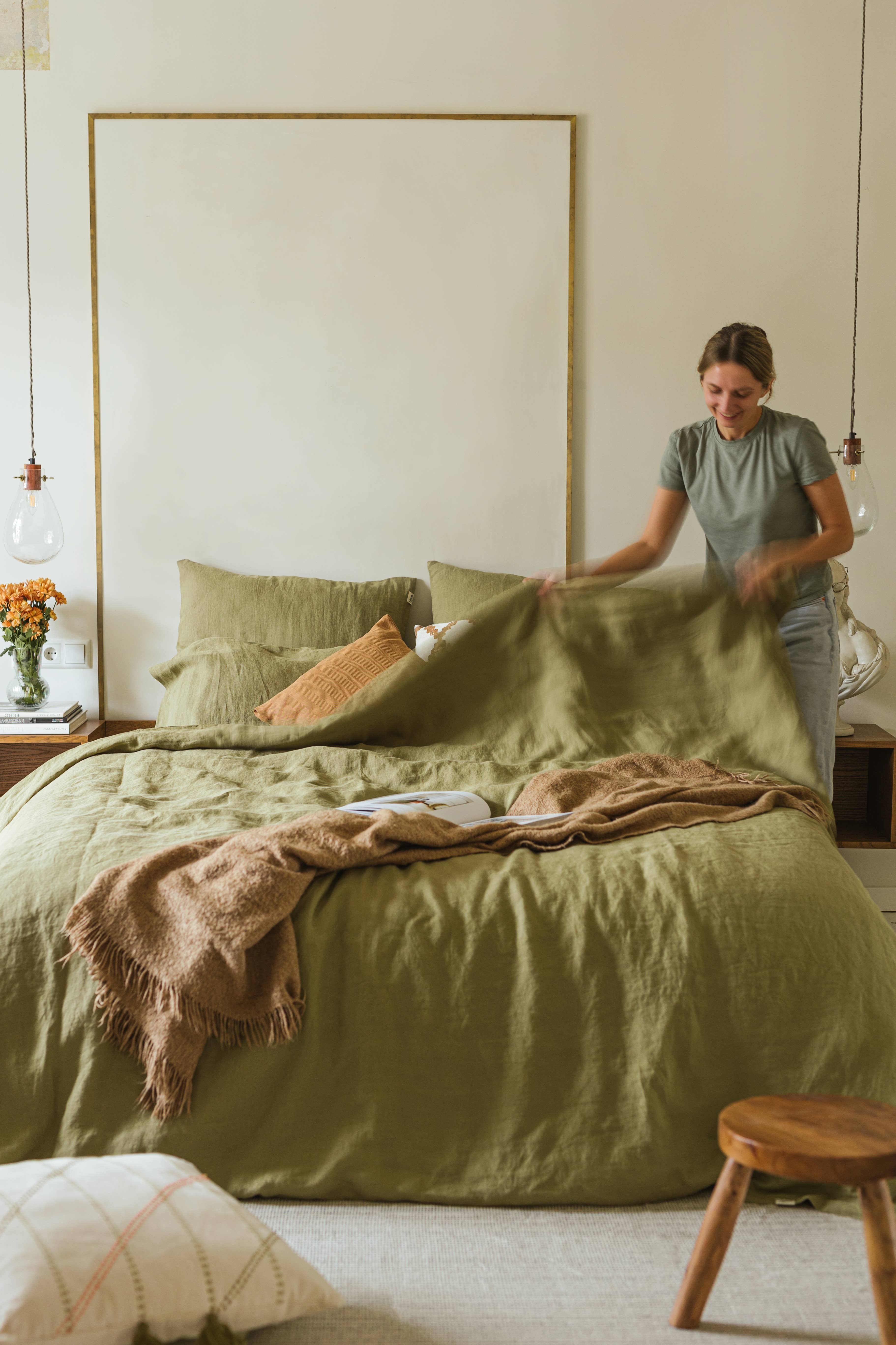 Linen Spells – wholesale Lakan med hörn – Olivgrön lakan i lin med resår1