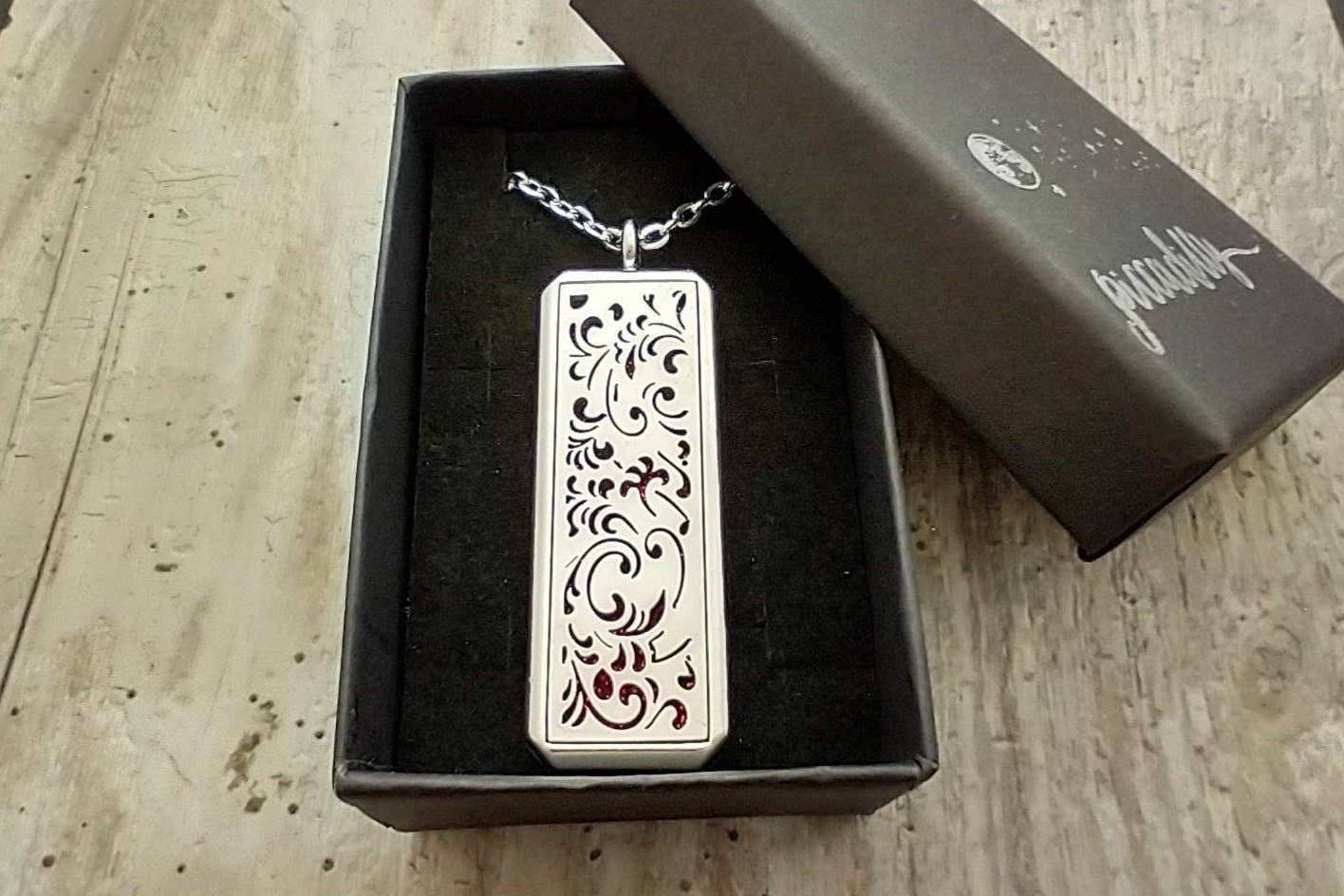 Piccadilly Pendants – wholesale Aromaterapihalsband – Aromaterapihalsband med eterisk oljediffuser och lås1