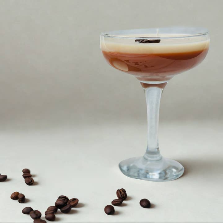 Doftljus 7 ounce Espresso Martini. Kaffe. för wholesale av Martini Candle Co.