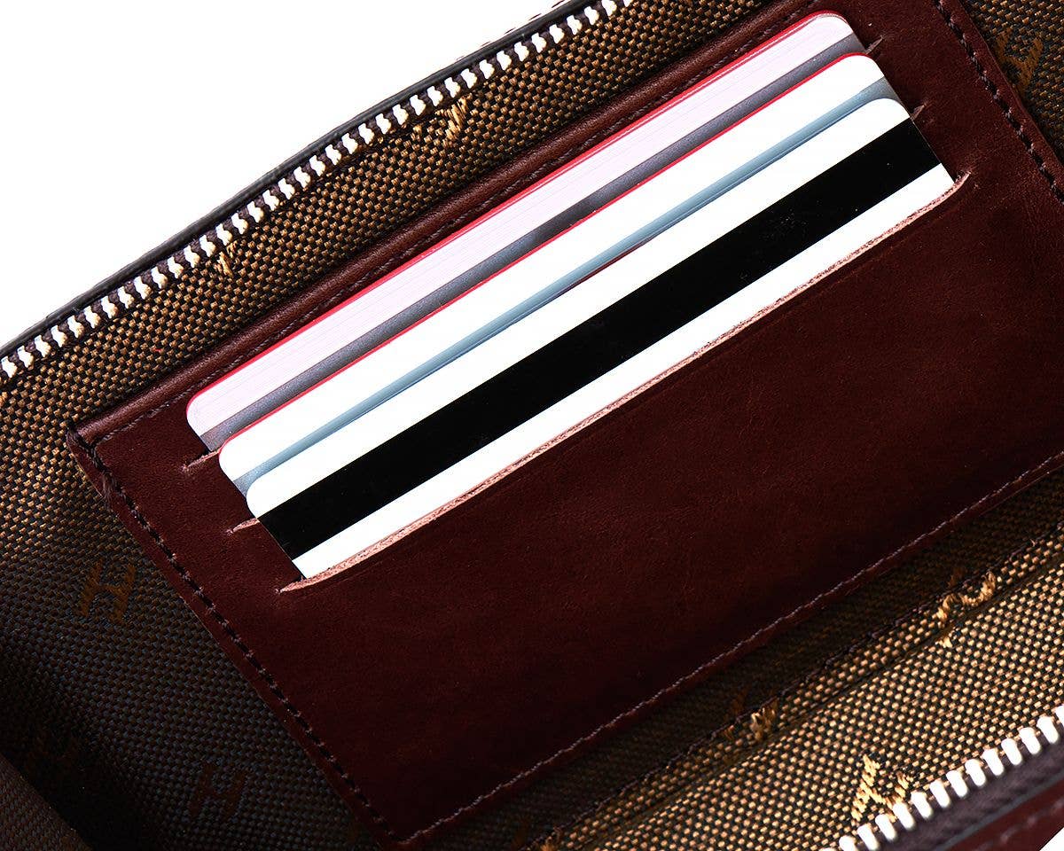 HELMBROOK London - Wholesale Crossbody Bag - Men's - Carlyle Handcrafted Leather Handbag16