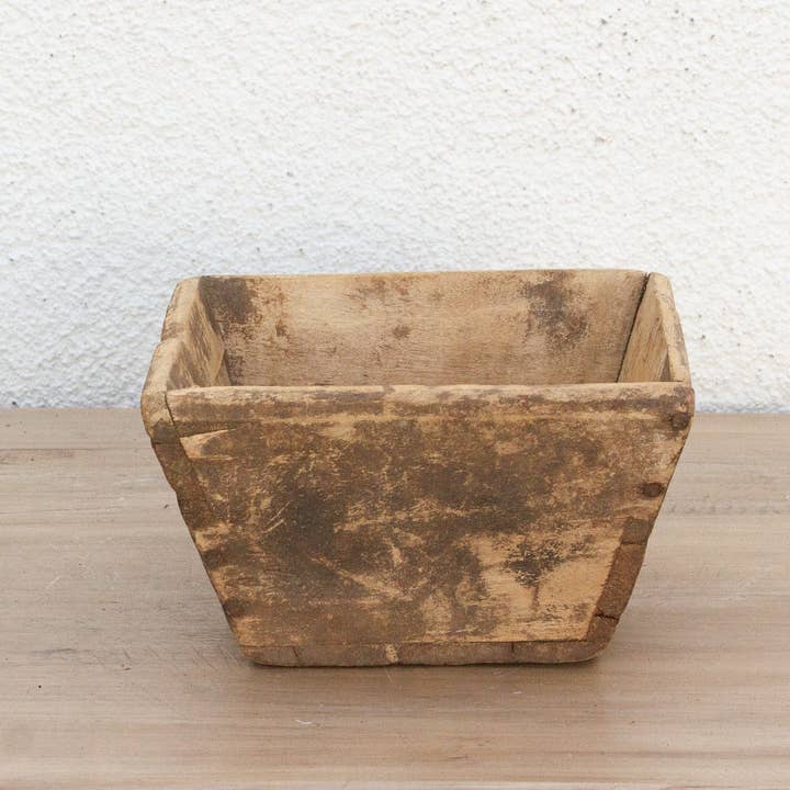 Charming Wood Basket w/Aged Patina for wholesale by De-cor