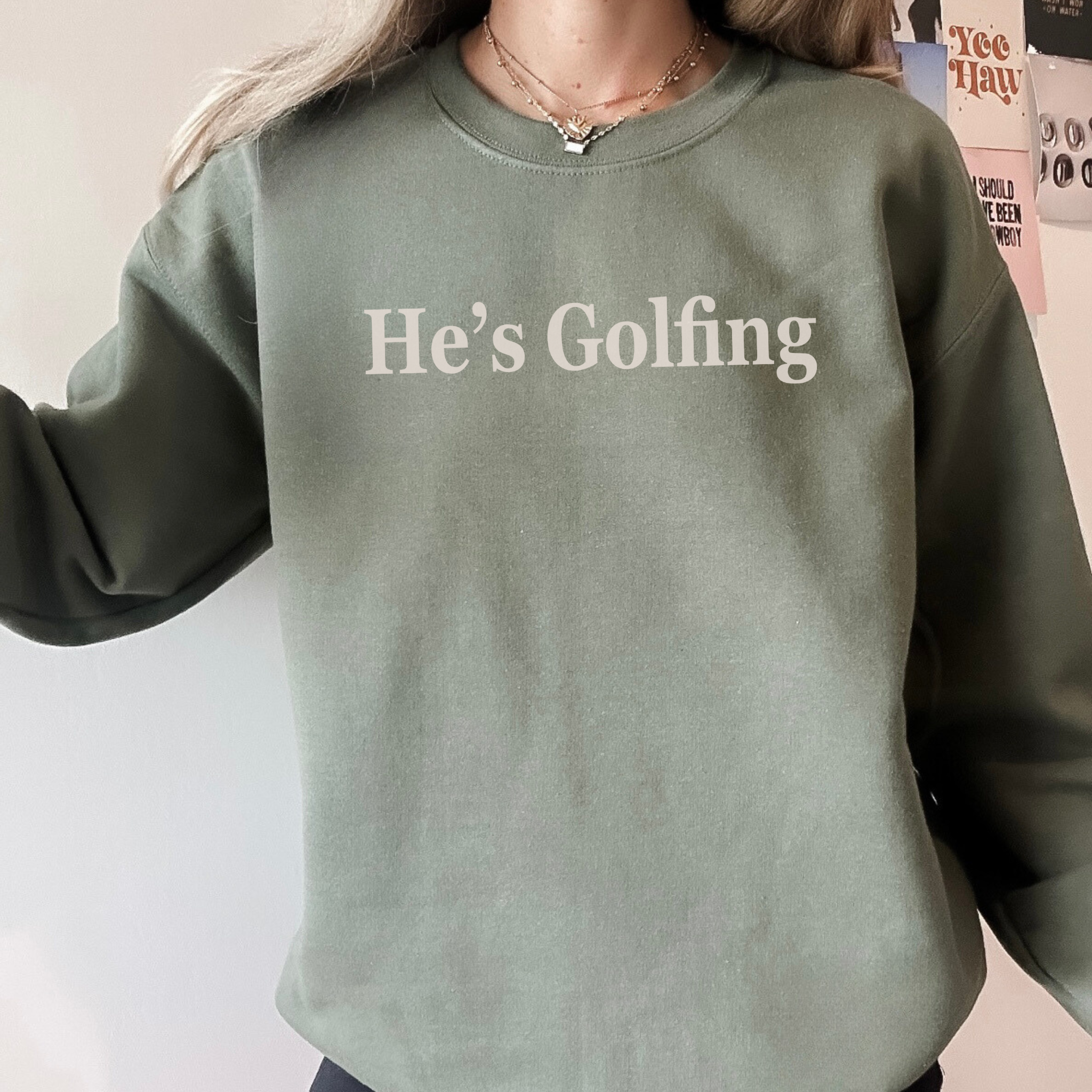 Hey Jude Graphic Tees - Wholesale Grafisch sweatshirt - Dames - Hij is aan het golfen Crewneck Sweater2