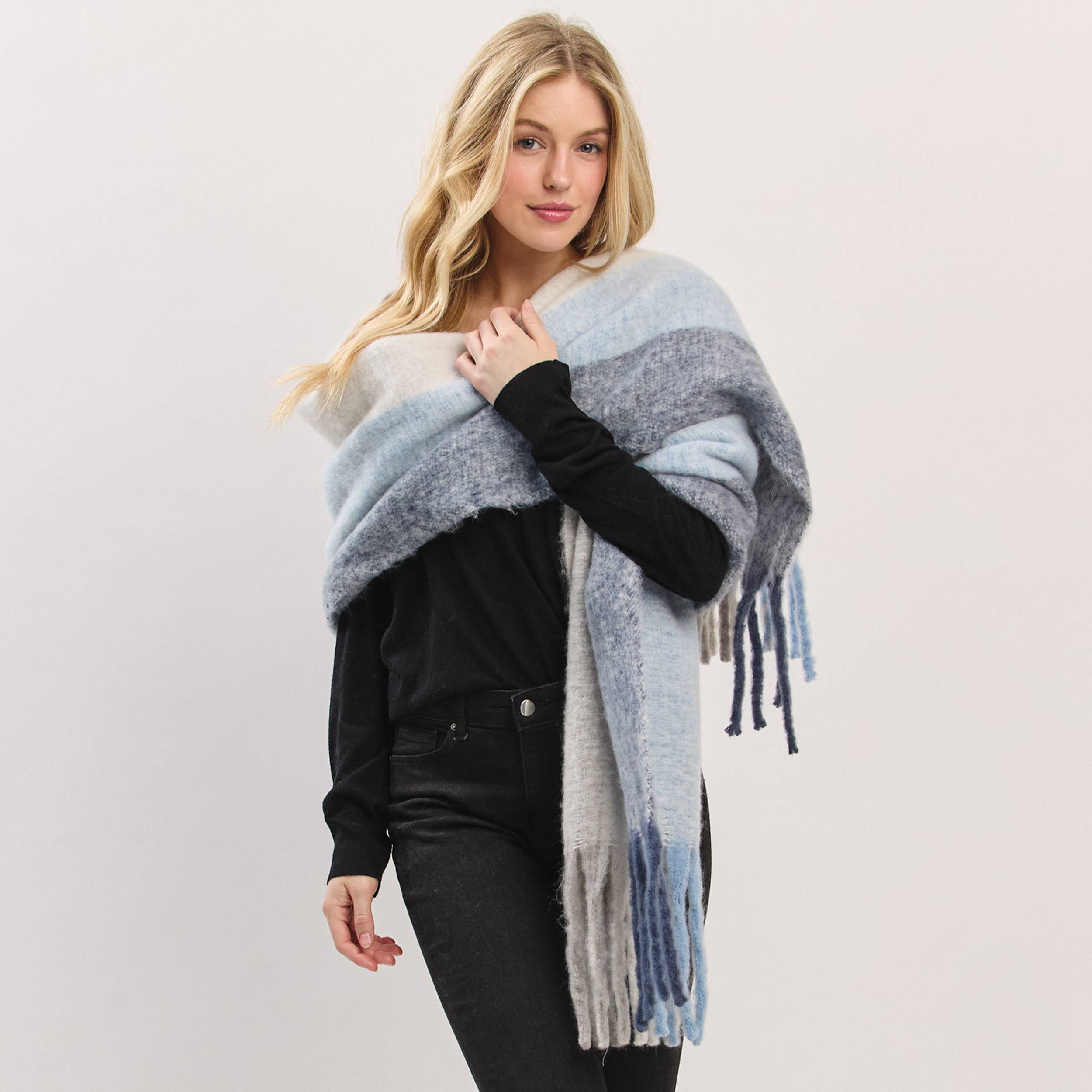 Hana – Cachecol - Mulher por atacado – Cachecol com Franjas de Bloco de Cor Sólida Escovada3