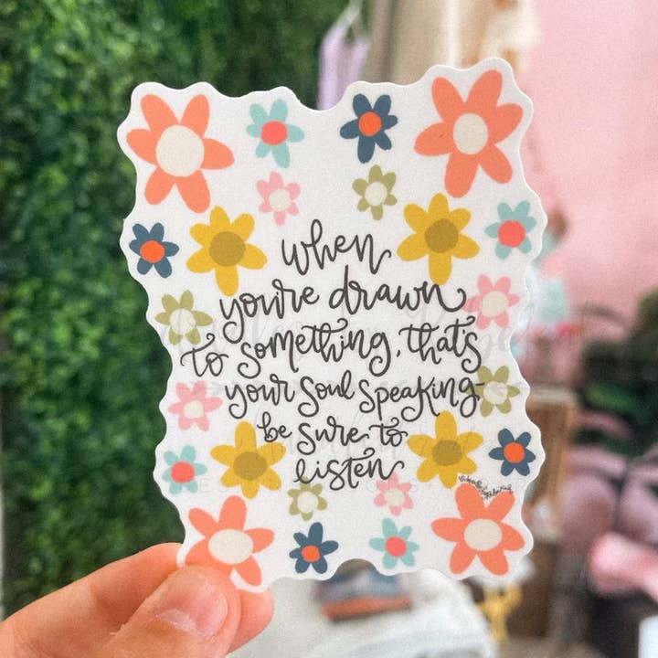 Når du er tiltrukket af noget, der er dit sjæltalende klistermærke for engroshandel hos Doodles By Rebekah