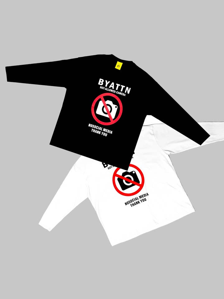 PAKKE MED 2 'INGEN SOCIALE MEDIER' Trykte tees (sort+hvid) for engroshandel hos WAGWANMAN LTD