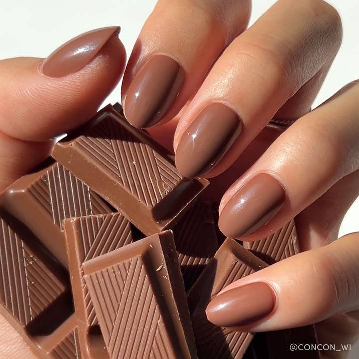 Chocolate Brown Press-On Nails | Fall Solids | Short Oval for wholesale by Glamnetic