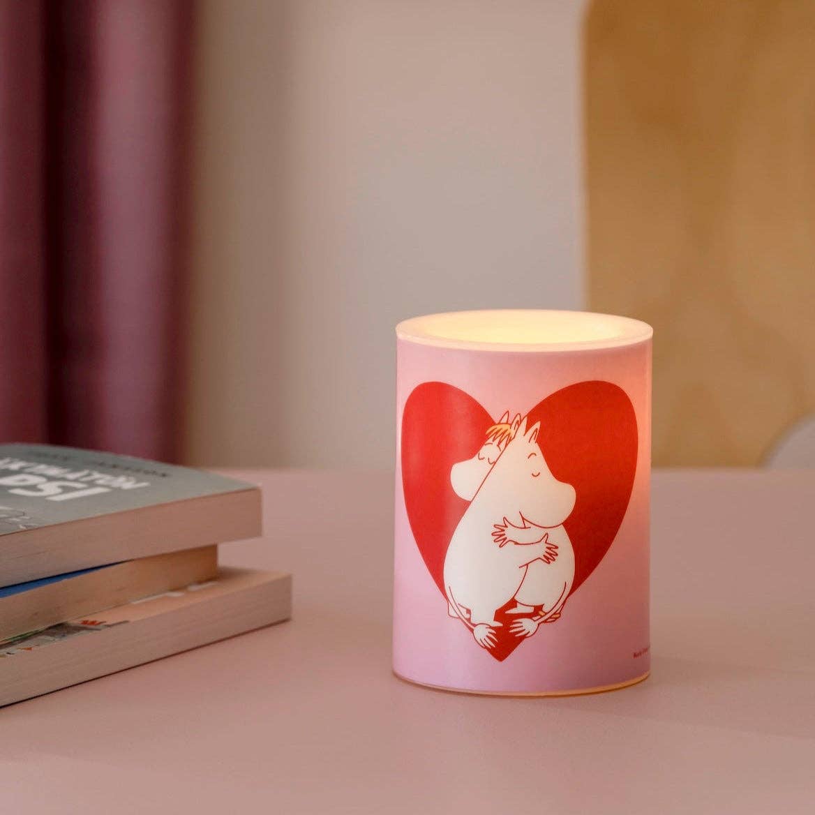 Treacle George (Muurla) – wholesale Flameless candle – MOOMIN | Christmas | LED Candle | Heart | 10cm