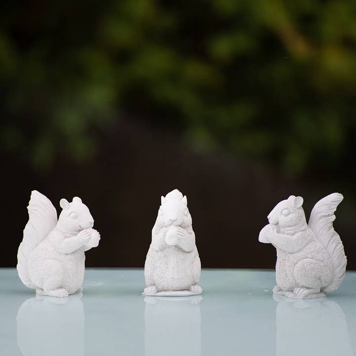 Squirrel Concrete Figurine for wholesale by Bella Home Garden Decor