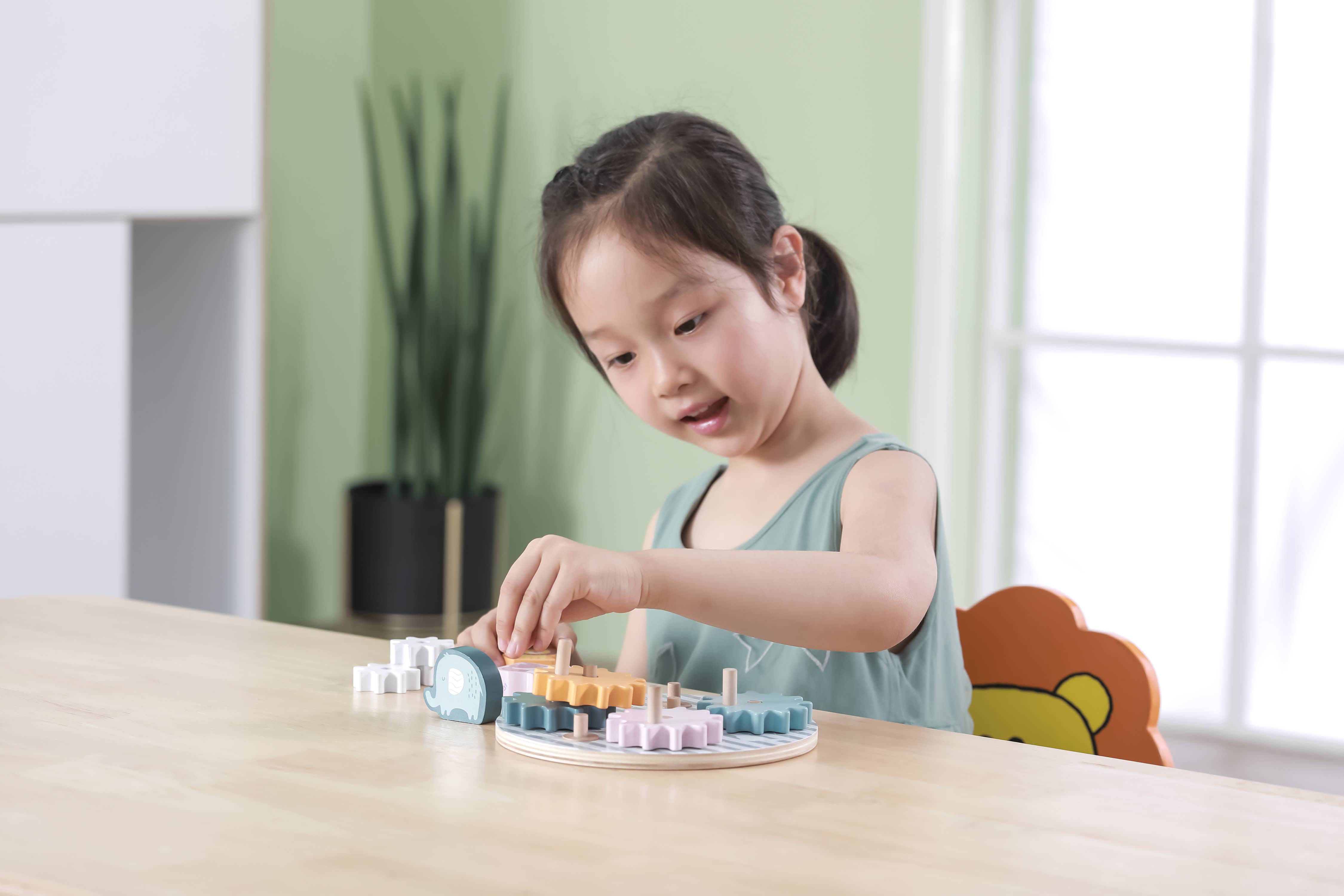 Trade Toys Limited - Wholesale Wood Toy - Kids - PolarB Spinning Gears - Animals2