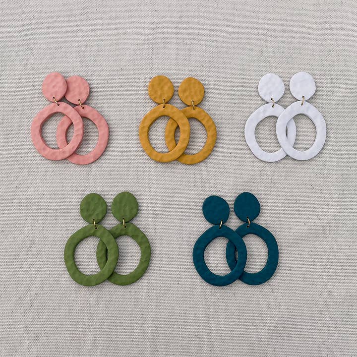 Abigail ørering for engroshandel hos Pierced Clay Co.