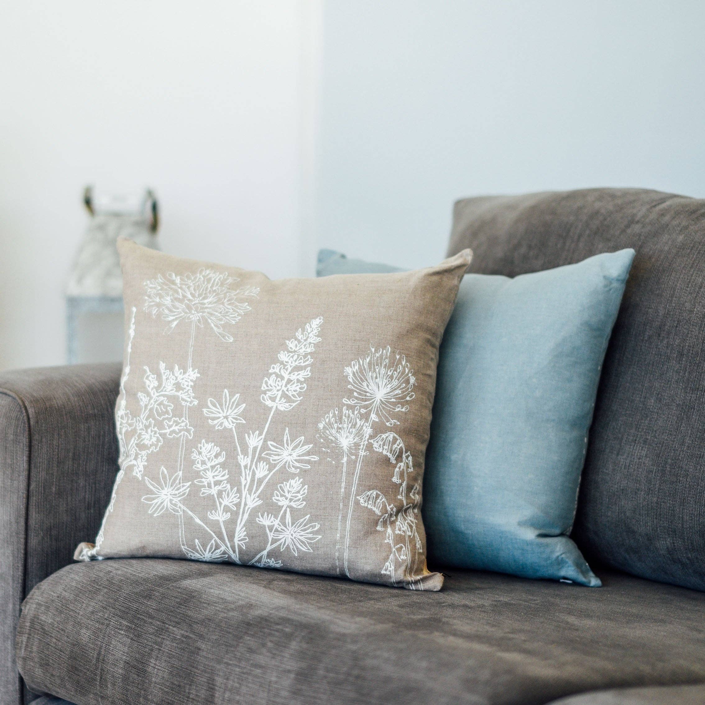 Helen Round - hand printed linen (US Duties Paid) - Wholesale Chair Cushion - Floral Cushion in Pure Linen - Garden Collection1