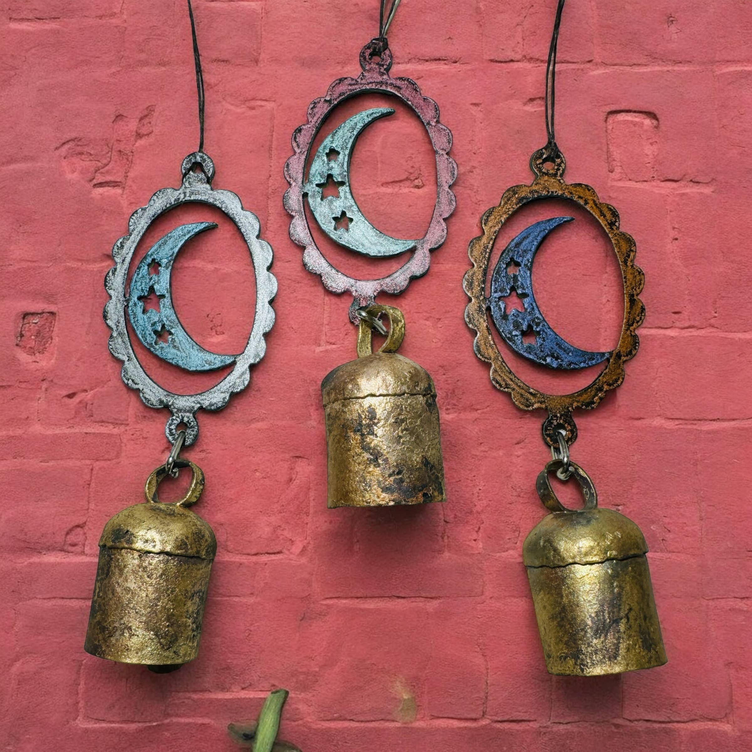 Whimsies - Wholesale Ornament - Maanornament met windgong – schattig cadeau voor tuin en auto1