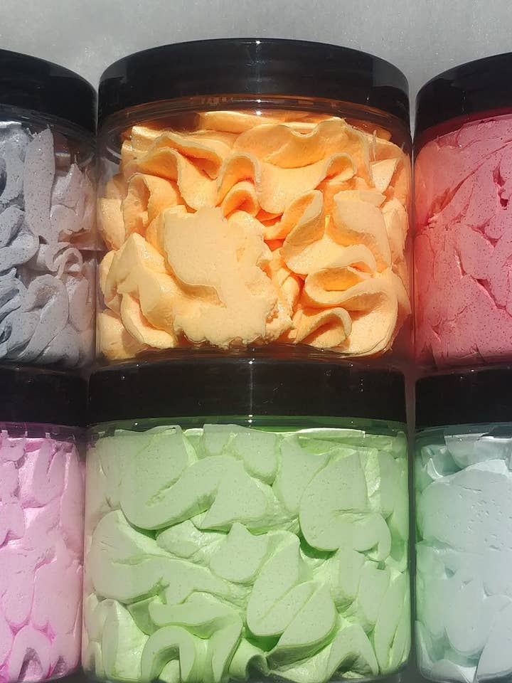 Exfoliërende suikerscrub en schuimende gescrubde bodylotion voor wholesale door Witchy Wednesdays