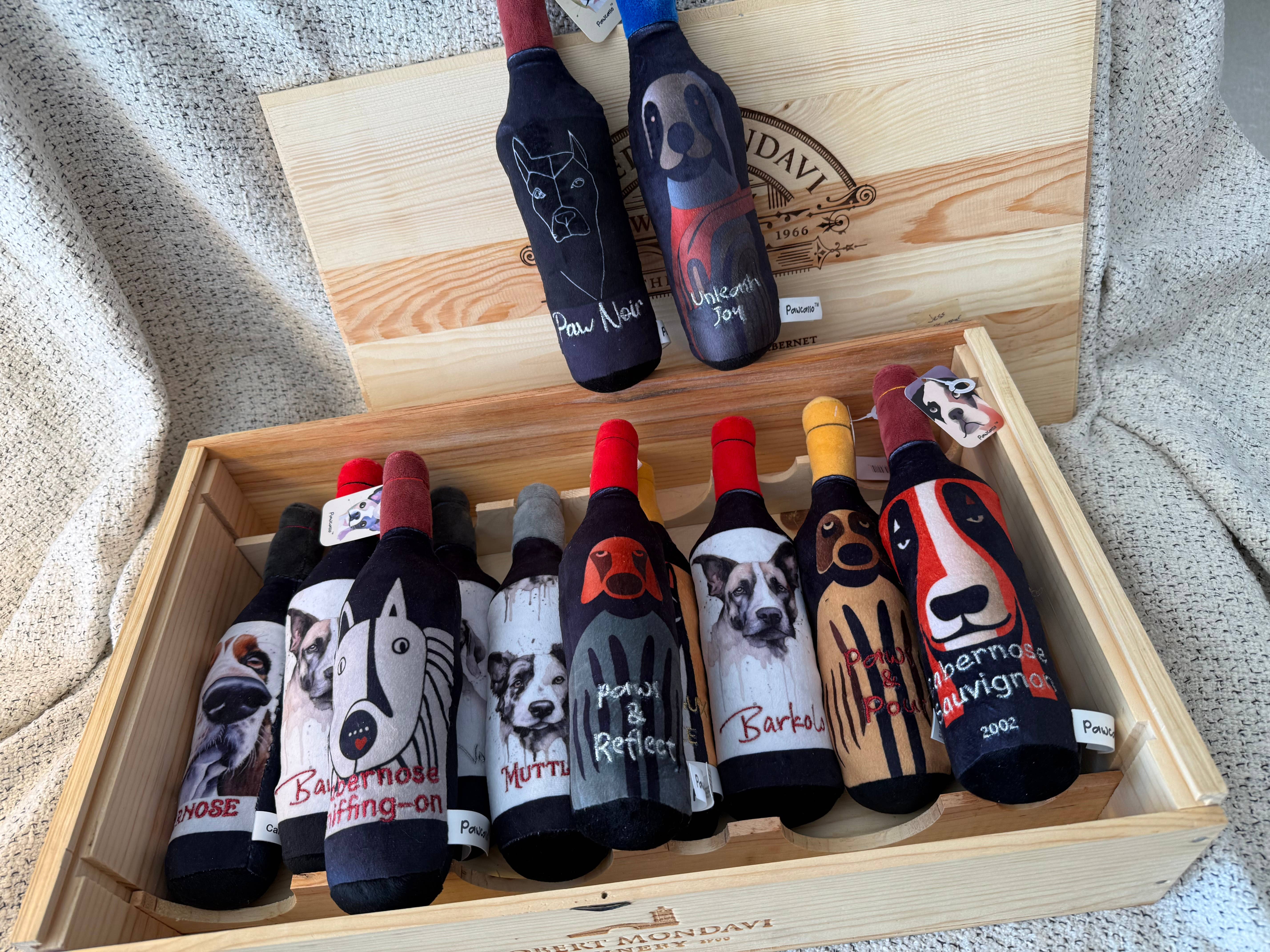 Pawcasso – wholesale Pet plush toy – Dog – Barkolo7