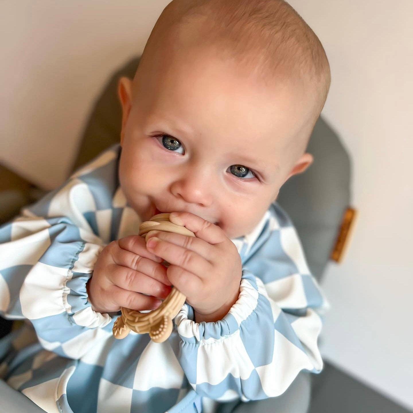 Calla & Friends – wholesale Feeding set – Baby – The Nourishing Nibbler Bunny Feeder4