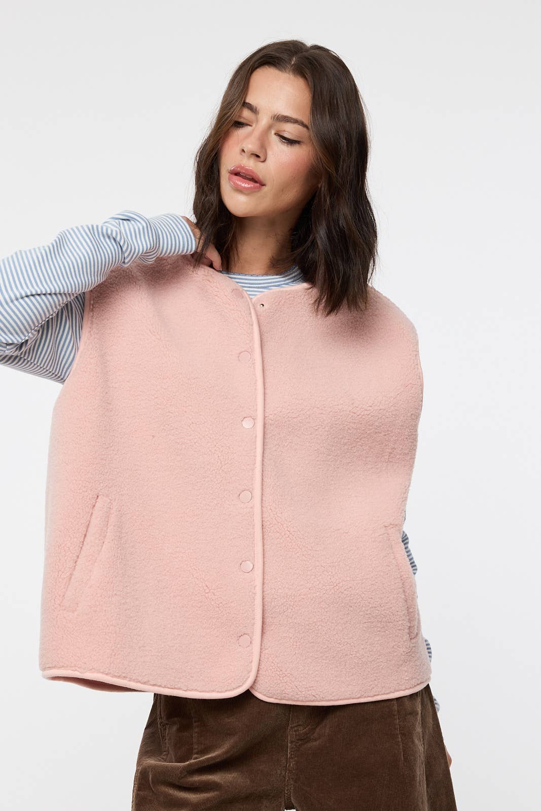 Wishlist Apparel - Wholesale Outerwear Vest - Women's - SHERPA VEST / WL25-106250