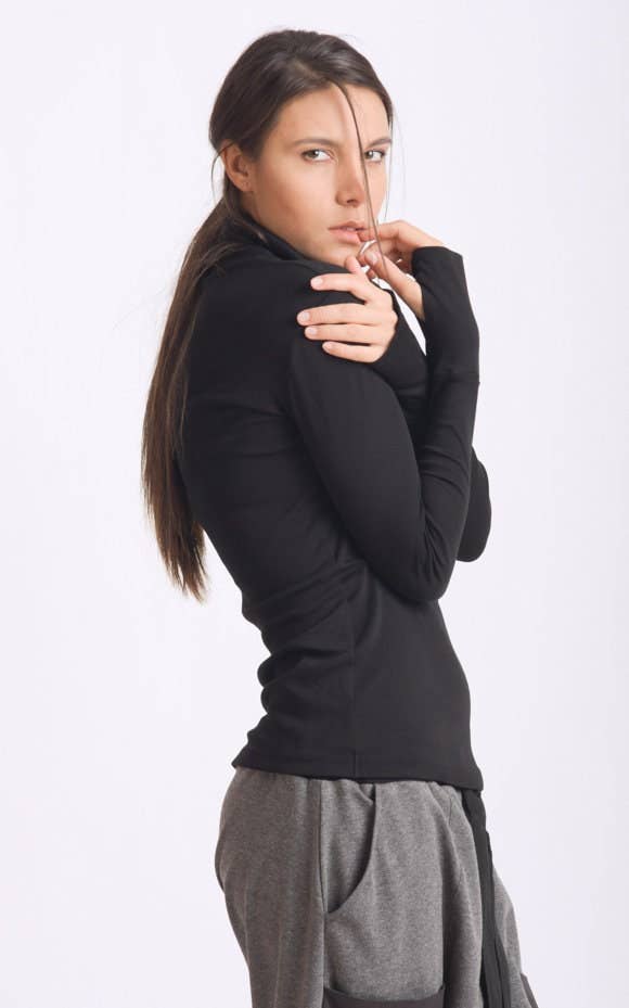 Metamorphoza - Wholesale Tuniek - Dames - Zwarte top met lange mouwen en col4