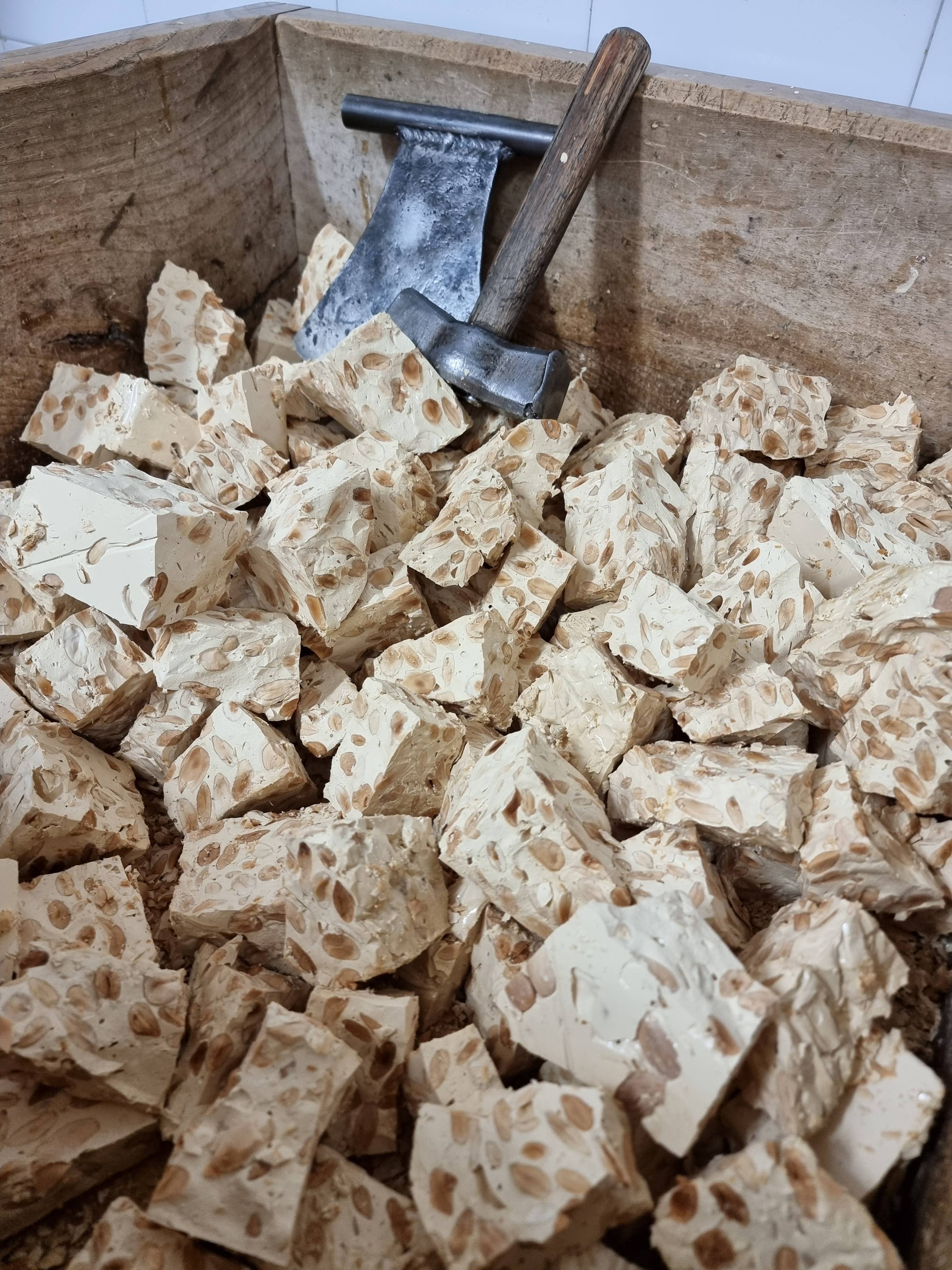 Dulces y turrones Ibáñez Aguado - Wholesale Nougat - 100% artisan honey nougat1