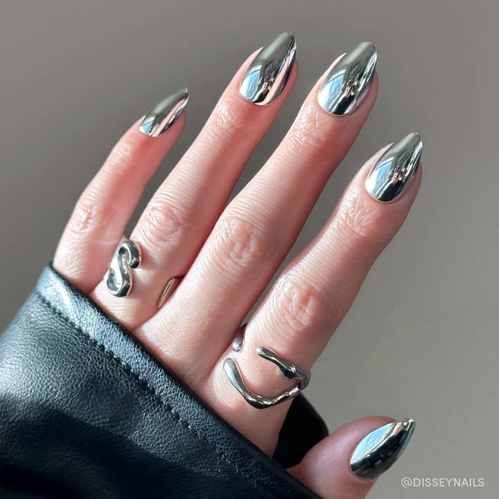 Glamnetic - Wholesale Press-On/Fake Nails - Platinum Press-On Nails | Metallic Chrome Silver Nails