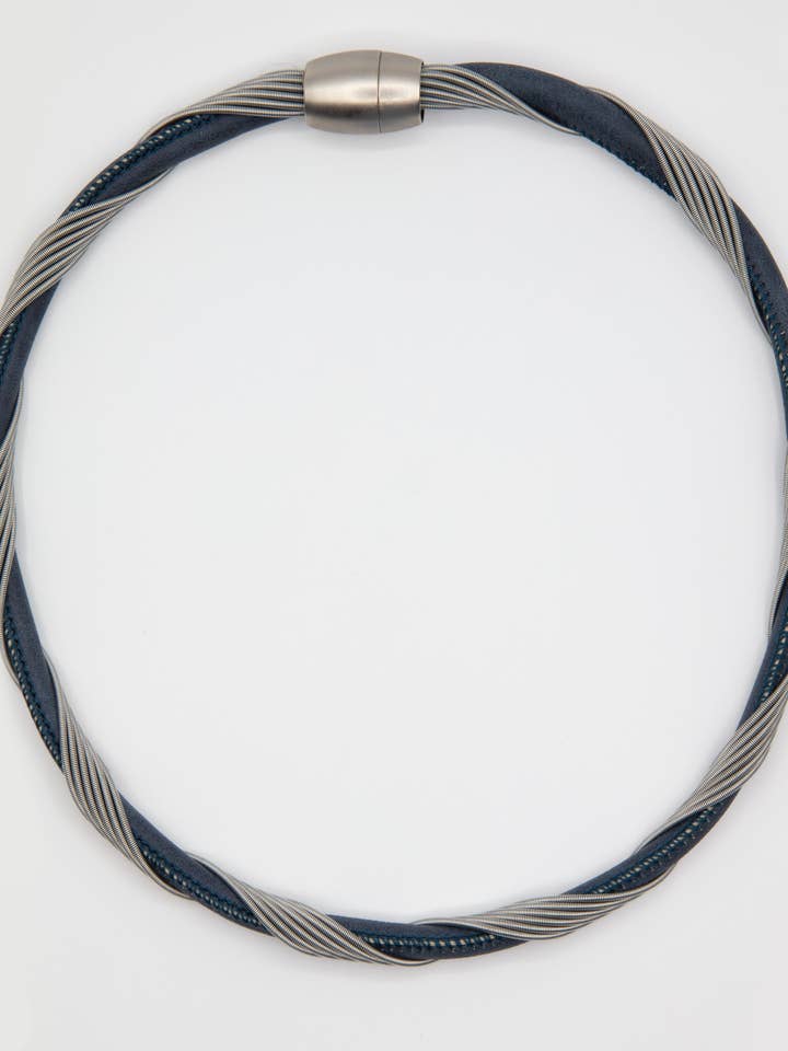 946Blk-Sil collana in camoscio nero con involucro in filo d'argento per la vendita all'ingrosso da parte di Sea Lily