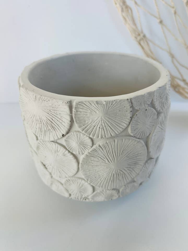 Cache-pot/Récipient en ciment fait main - Design botanique texturé pour la vente par Aroma Sparks