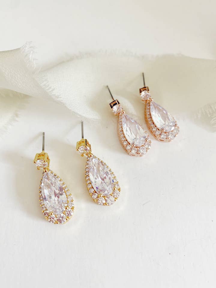 Pendientes colgantes Simi de oro rosa con diamantes para venta al por mayor de Belle Box Boutique