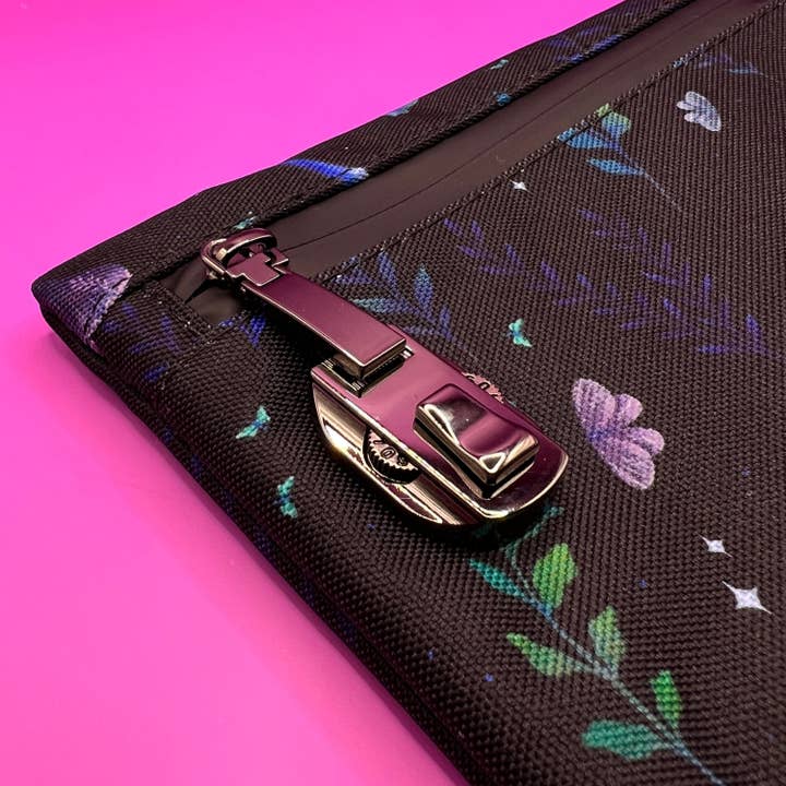 High Dreams - Wholesale Pouch - Women's - Smell Proof Bag with Lock Butterfly & Moon design