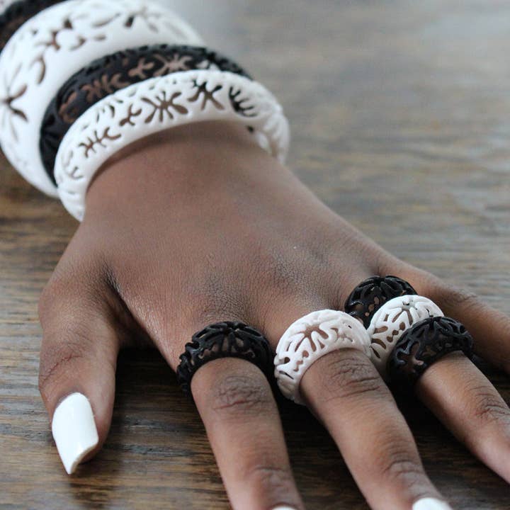 Anillo NEGRO MATISSE.CORAL: 5 tallas disponibles para venta al por mayor de Ree Gallagher Jewelry