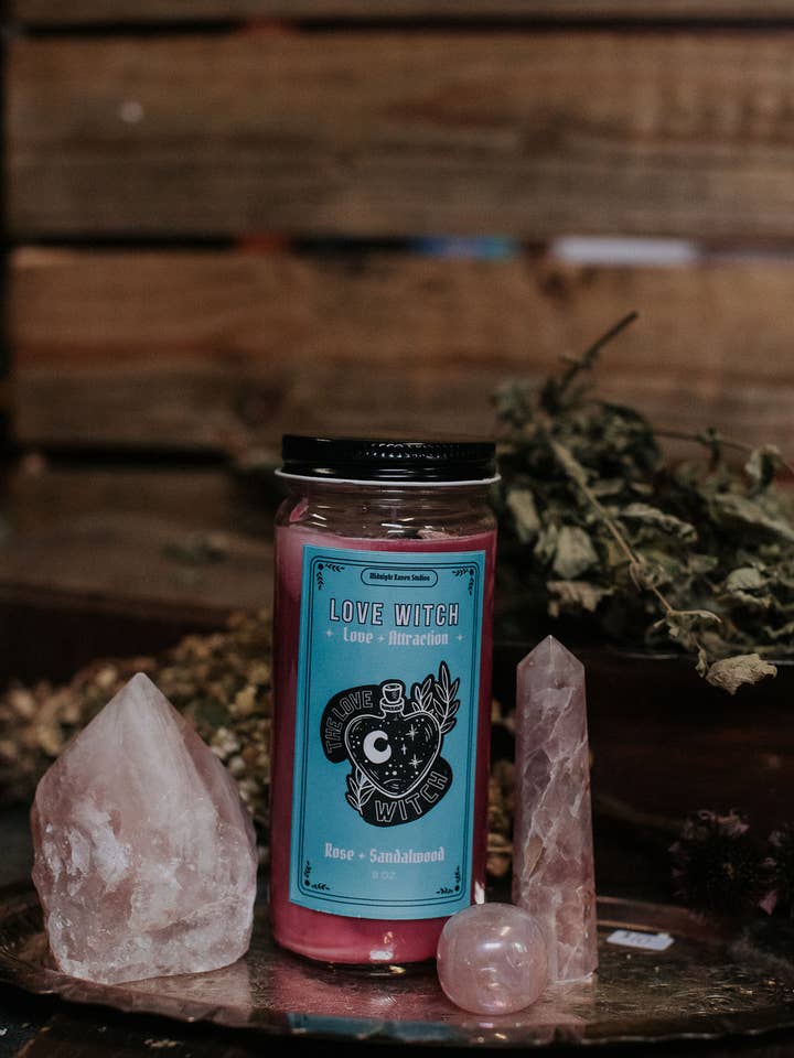 Vela de Manifestação da Bruxa do Amor | Sândalo & Rosa por atacado de Midnight Raven Studios