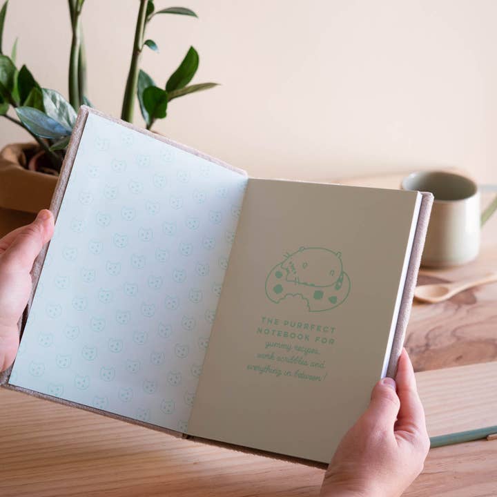 Grupo Erik USA LLC - Wholesale Notebook - PUSHEEN FOODIE COLLECTION PLUSH COVER PREMIUM A5 NOTEBOOK2