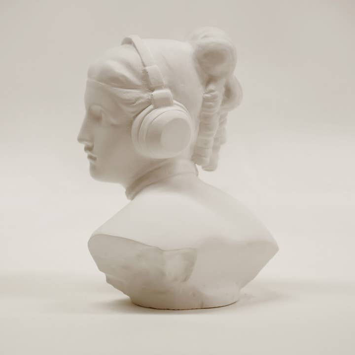 Creators Berlin - Wholesale Sculpture - White Techno Nymph2
