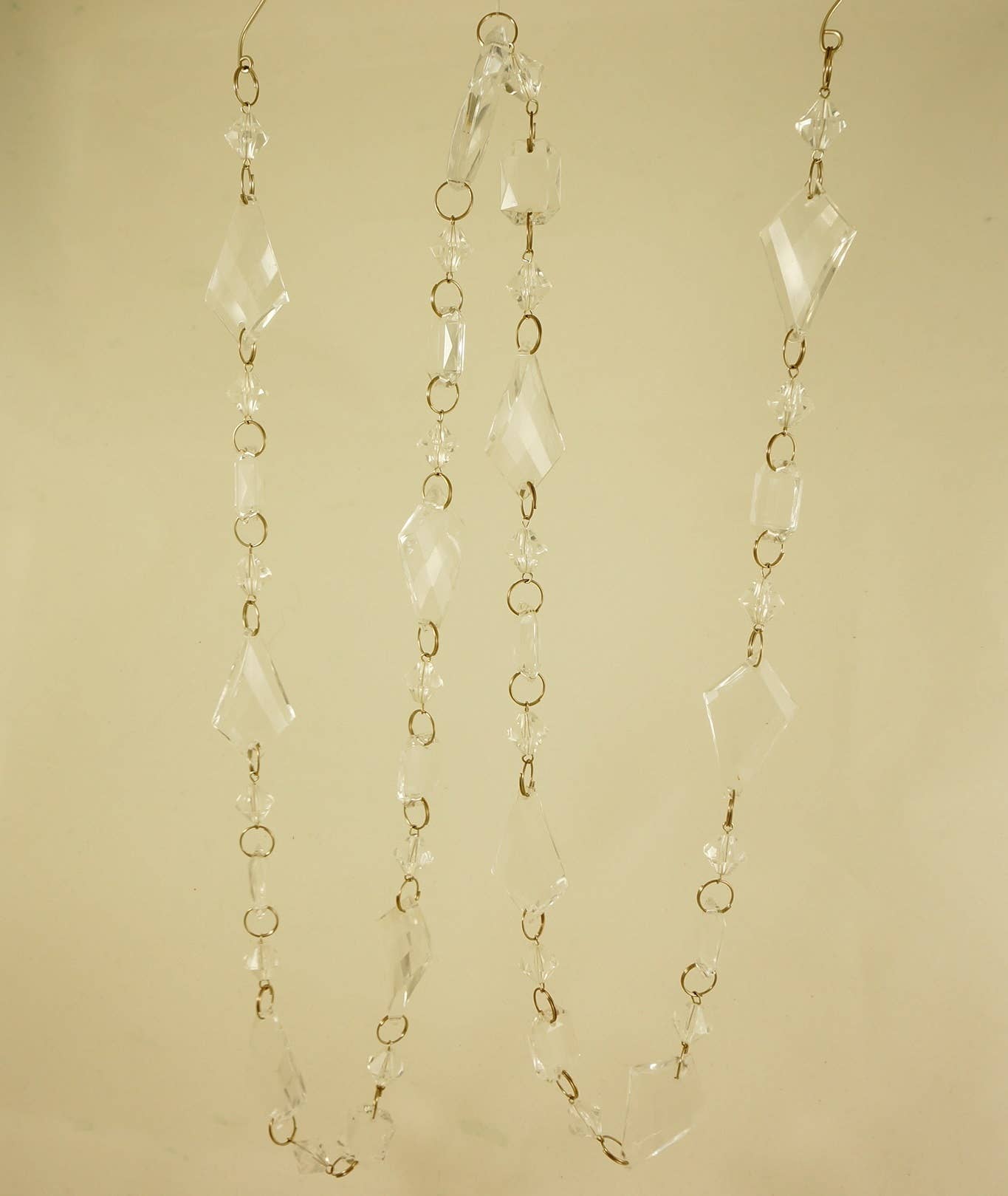 Decor N Beyond – Arco de bandeirinhas por atacado – Guirlanda de pingente de torção de cristal acrílico de 6 '2