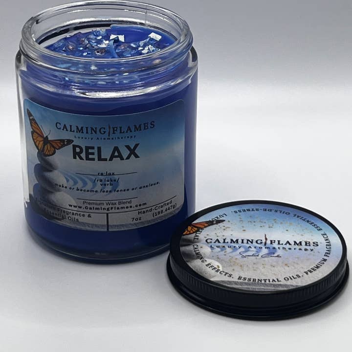 Blue Candle — Aromatherapie-Kerzen „Relax“ mit Lavendel und Rosmarin für den Großhandel von Calming Flames LLC