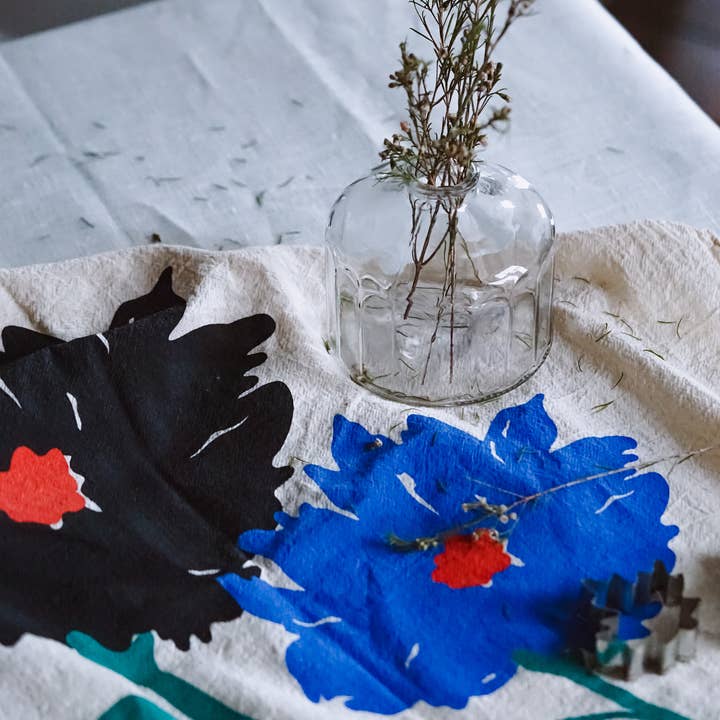 Torchon en lin abstrait pour la vente par Line and Nest