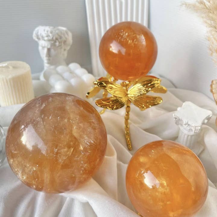 Moon Rituals – wholesale Spiritual stone/crystal – Radiant Yellow Calcite honey calcite Sphere - Healing Crystal for Positivity and Joy, Christmas Crystal Gift1