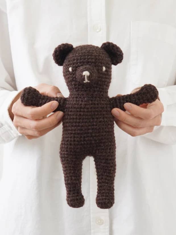 Japanese Amigurumi Crochet Kit – Standing Bear 28cm for wholesale by 「FUNJI」In Japan