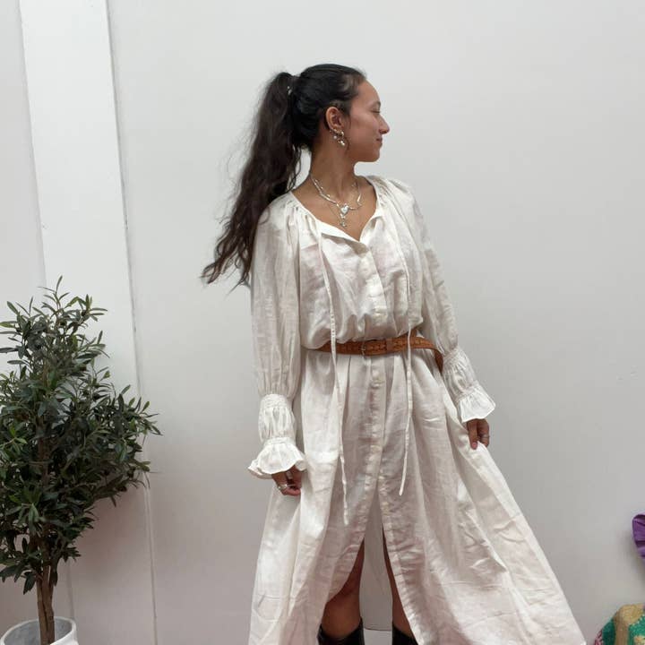 Katoenen maxi-jurk Off white and other Purchase Wholesale goedkope schoenen. Free Returns & Net 60 Terms on Faire trending on Faire.