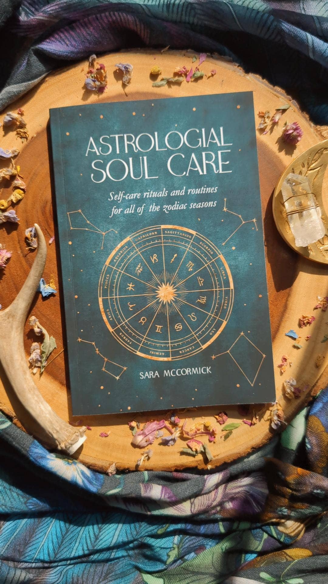 Bella deLuna - Wholesale Body, Mind & Spirit - Astrological Soul Care: Self-Care for the Wheel of the Year