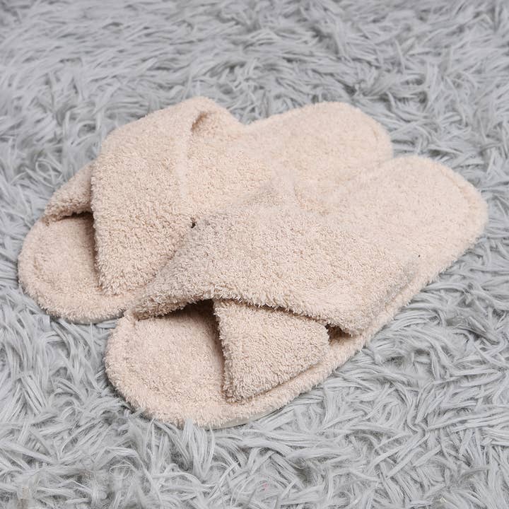 Fashion City - Vendita all'ingrosso Pantofole - Donna - Pantofole da casa morbide di lusso Criss Cross Solid