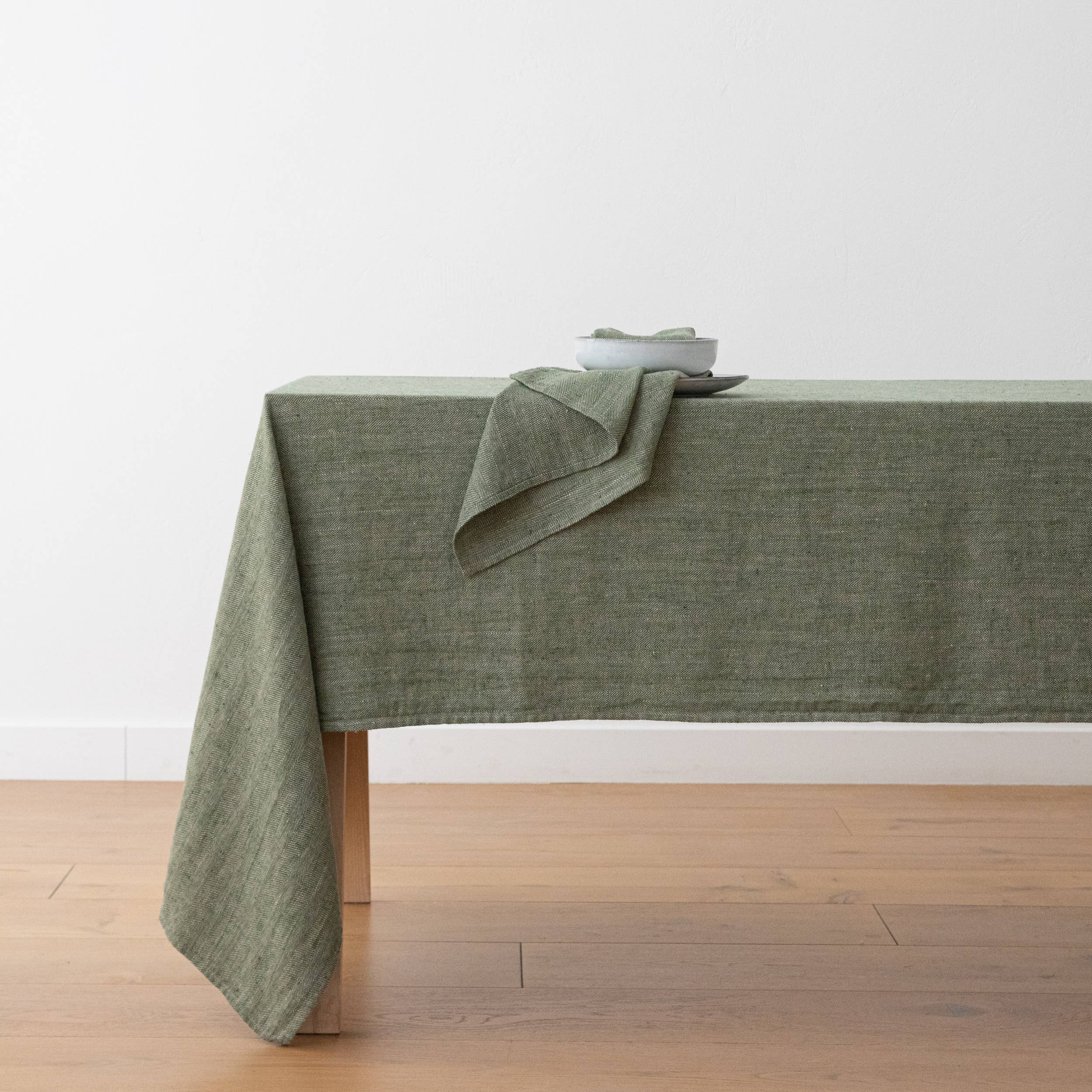 LinenMe - Wholesale Dinner & Cloth Napkin - Linen Napkin Forest Green Natural Chevron, Washed linen. 3